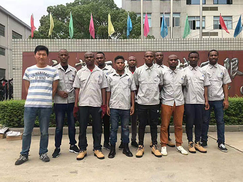 최신 회사 블로그 아프리카에서 학생을 해외로 환영하십시오