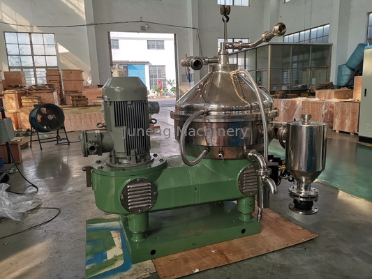 주문 PLC 통제에 의하여 운영하는 1000-10000L/H를 가진 자동적인 산업 기름 분리기 online manufacture